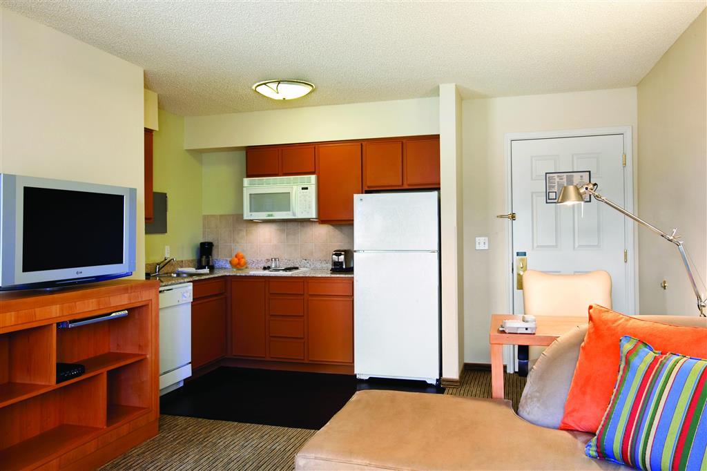 Hyatt House - University Village Колорадо-Спрингс Номер фото