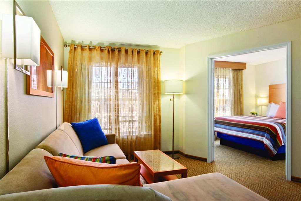 Hyatt House - University Village Колорадо-Спрингс Номер фото